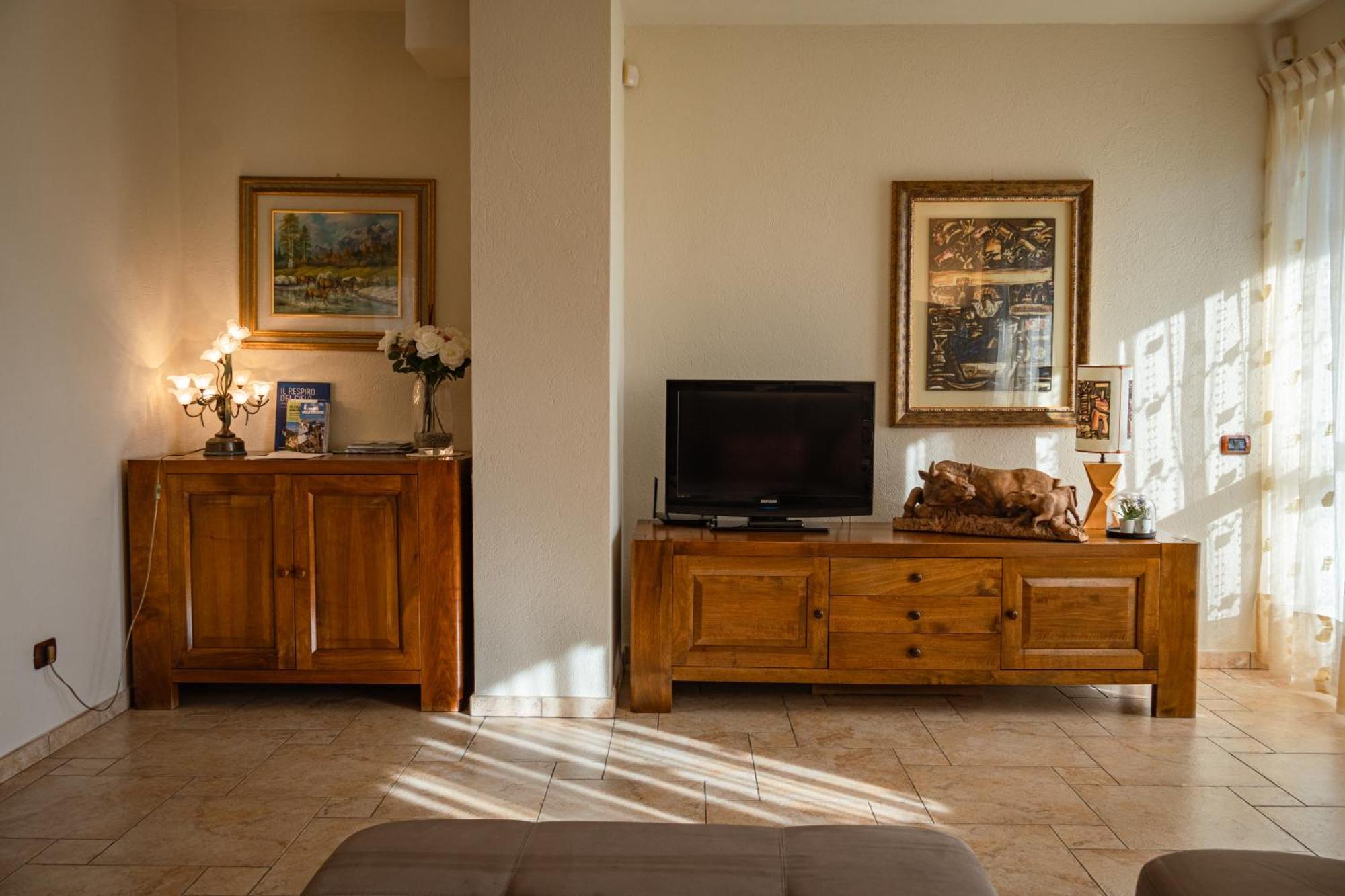 Villa Mara - Aosta - 200 Mq - Wifi - Jacuzzi - Parcheggio - Giardino Exterior foto